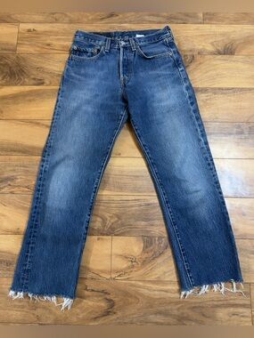 Levi’s Vintage 501 Jeans Button Fly Raw Hem Blank Tab Denim Women’s Jeans Sz 27